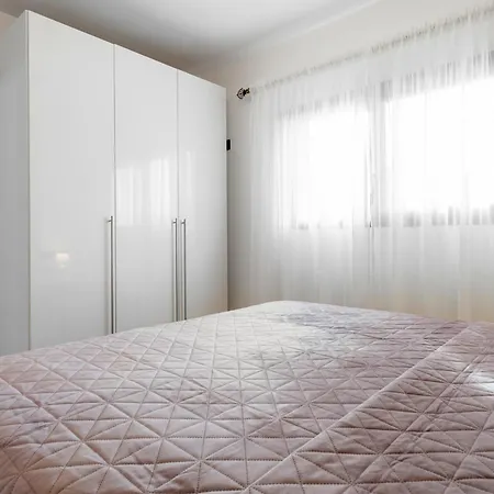Holiday home Hauzify I Casa Somella Vilanova i la Geltru